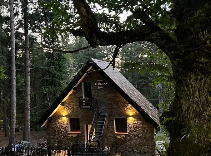 Rifugio Federici & קמיליאטלו סילאנו